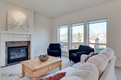 Spacious living room - gas fireplace and great vie