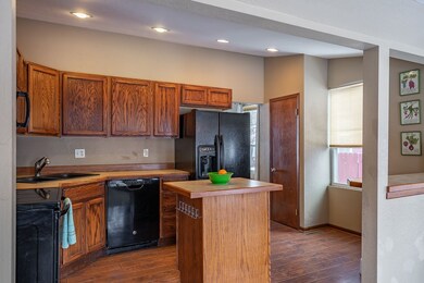 1629 14th Ave SE, Cedar Rapids, IA 52401 - photo 3