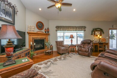 920 33rd St, Cody, WY 82414 - photo 5
