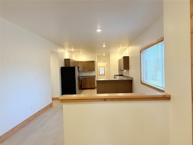 202 1st Ave SW, Choteau, MT 59422 - photo 3