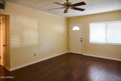 4537EMontecitoAve_028_livingarea
