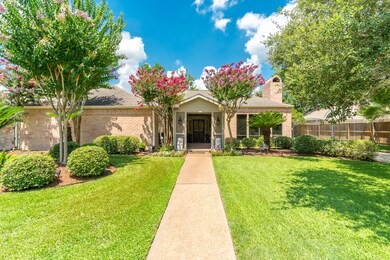 702 Briar Hill Dr, Houston, TX 77042 - photo 2