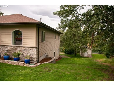 1909 W Scenic Dr, the Dalles, OR 97058 - photo 3