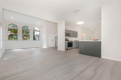 315 W Cypress Cove Cir, Davie, FL 33325 - photo 6