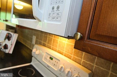 9485 Clocktower Ln, Columbia, MD 21046 - photo 3