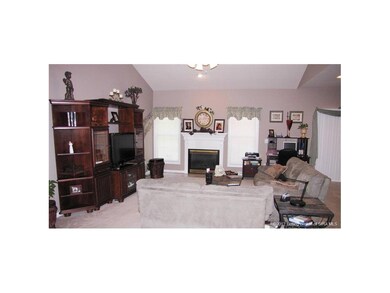 4265 Sunrise Dr, Sellersburg, IN 47172 - photo 2