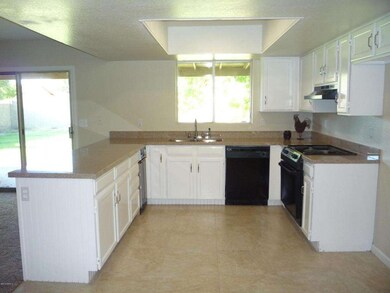 Kitchen/Granite -363