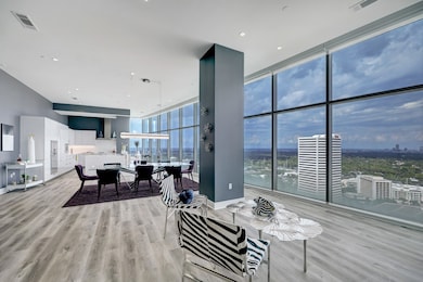 An impressive color pallet blends with cerulean sk