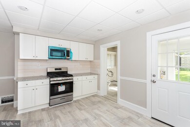 1146 Stirling St, Coatesville, PA 19320 - photo 4