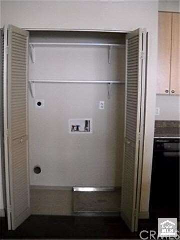 washer / dryer hookups