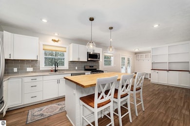 1821 Rogers Rd, Grawn, MI 49637 - photo 3