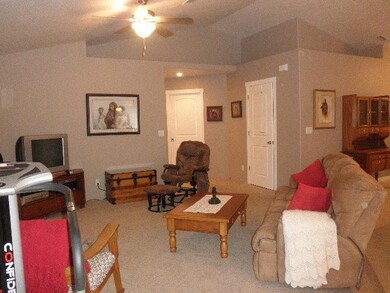 2008 SW Otis Ln, Grants Pass, OR 97527 - photo 2