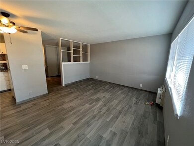 4600 University Center Dr unit 137 B, Las Vegas, NV 89119 - photo 2