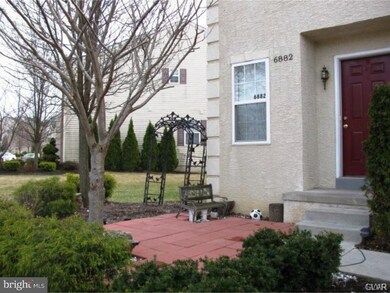 6882 Hunt Dr unit 580, Macungie, PA 18062 - photo 2