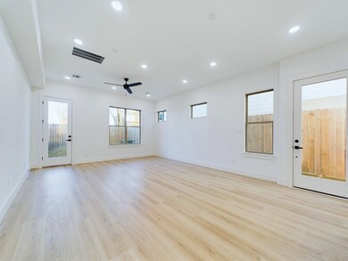 4008 Rutland St, Houston, TX 77018 - photo 7