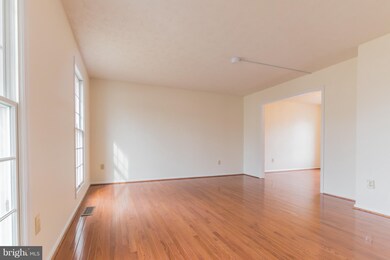 13216 Whiteholm Dr, Upper Marlboro, MD 20774 - photo 3