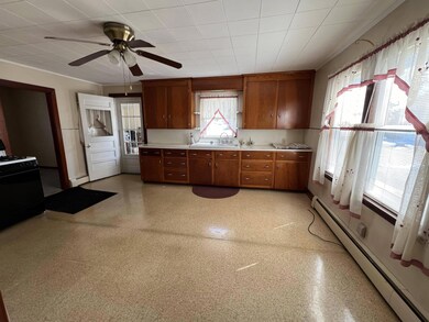 Kitchen/Dining Area