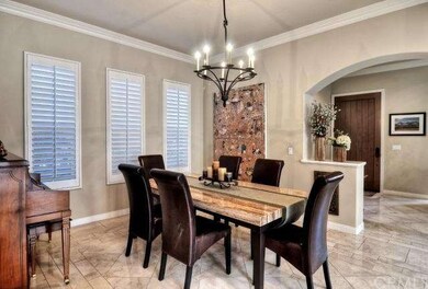 Banquet-Size Formal Dining Room