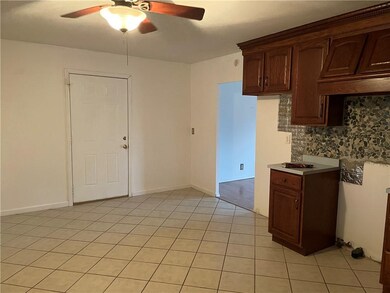 3057 Hawcreek Blvd, Columbus, IN 47203 - photo 6