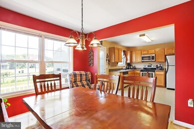 646 Cheshire Rd, Bunker Hill, WV 25413 - photo 7