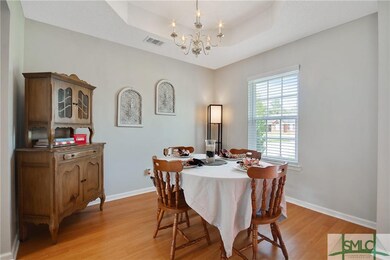 Dining room with tray ceiling