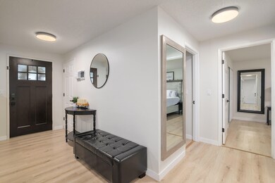 1051 NE Pepperwood Dr, Grants Pass, OR 97526 - photo 3