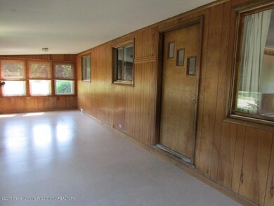 3_569 W. Dexter Trail front porch