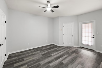 4333 Bayside Village Dr unit 312, Tampa, FL 33615 - photo 5