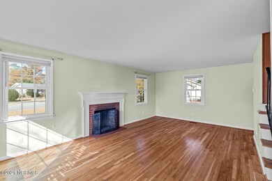 1001 Daniel Dr, Jacksonville, NC 28540 - photo 5