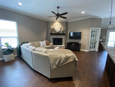 3315 Crystal Clear Ct, Granbury, TX 76049 - photo 4