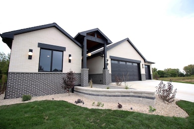 334 Ridge View Dr unit 30, Milton, WI 53563 - photo 3