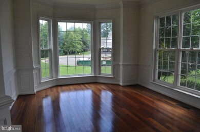 6092 Spindle Tree Ct, Woodbridge, VA 22193 - photo 3