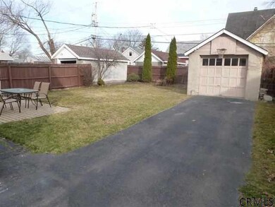 25 Betwood St, Albany, NY 12209 - photo 2