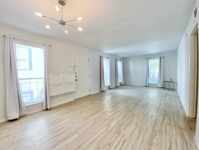 1521 Missouri St unit 2, Houston, TX 77006 - photo 5