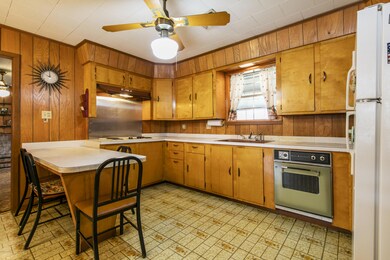 4 kitchen 1