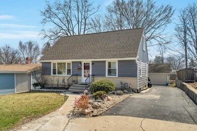 221 W Hawley St, Mundelein, IL 60060 - photo 2