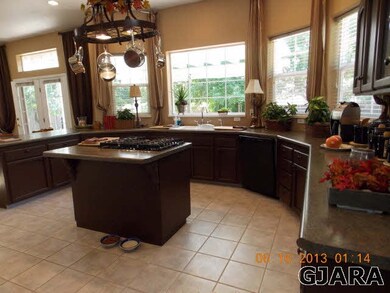 Updated Kitchen, included updated lighting and app