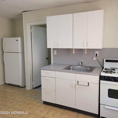 38 Main St unit . 4, Keyport, NJ 07735 - photo 3