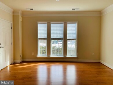 2219 Oberlin Dr unit 331A, Woodbridge, VA 22191 - photo 2