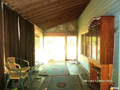 5311 N Fairmount St, Davenport, IA 52806 - photo 7