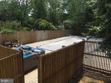 9003 Phyllis Dr, Clinton, MD 20735 - photo 2