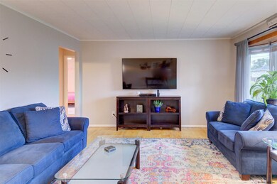 14 Crestwood Ave, Troy, NY 12180 - photo 7