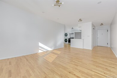 220 Kearsing Pkwy unit F, Monsey, NY 10952 - photo 3