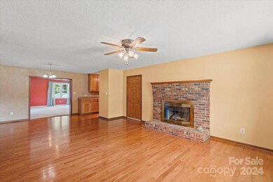 128 Dj Dr, Statesville, NC 28625 - photo 5