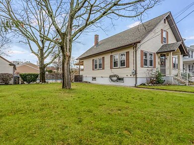 78 Avenue C, Woonsocket, RI 02895 - photo 2