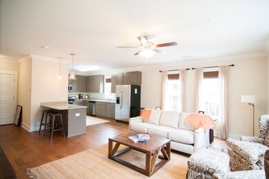 368 W Magnolia Ave unit 3, Auburn, AL 36832 - photo 2