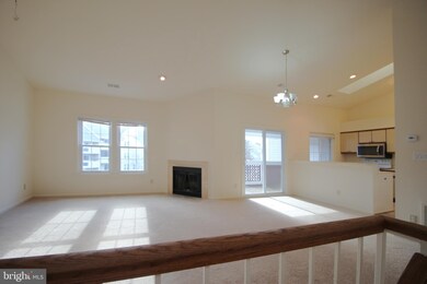12893 Grays Pointe Rd unit C, Fairfax, VA 22033 - photo 3