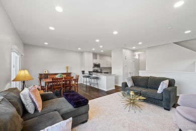 479 River Bend Rd unit 111, Naperville, IL 60540 - photo 3