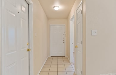 236 Rosalie Dr unit A, New Braunfels, TX 78130 - photo 3