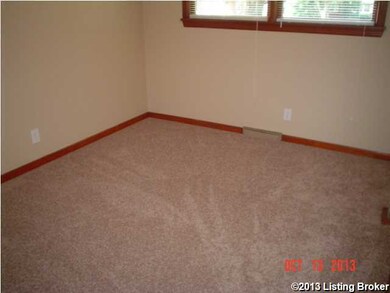 7807 Donegal Dr, Louisville, KY 40219 - photo 7